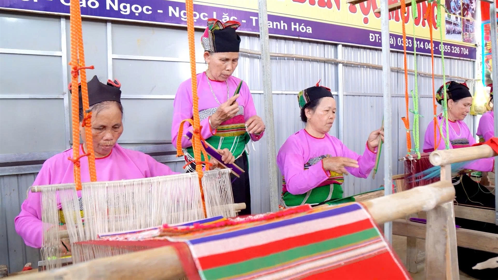 Thoát nghèo từ nghề Dệt thổ cẩm truyền thống